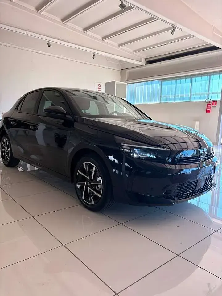 Usata Opel Corsa 101 CV (74 kW) 2025 Nero Utilitaria