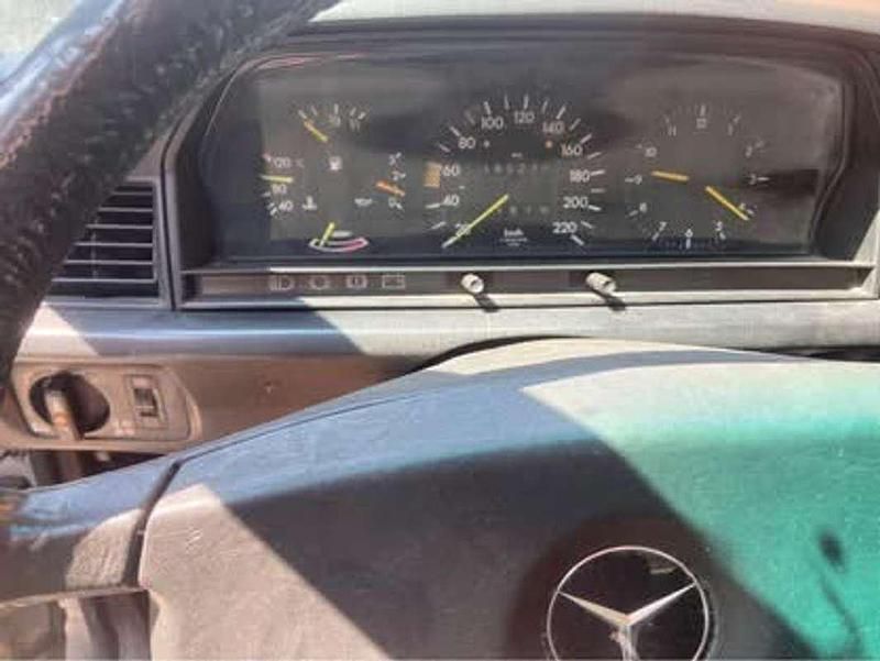 Usata Mercedes 190 122 CV (89 kW) 1983 Berlina