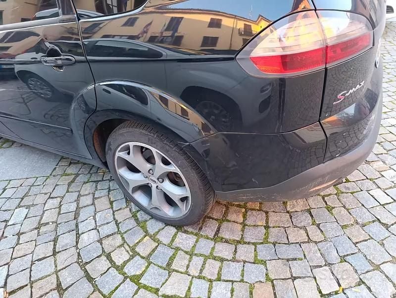 Usata Ford S-MAX S 140 CV (102 kW) 2009 Nero Monovolume