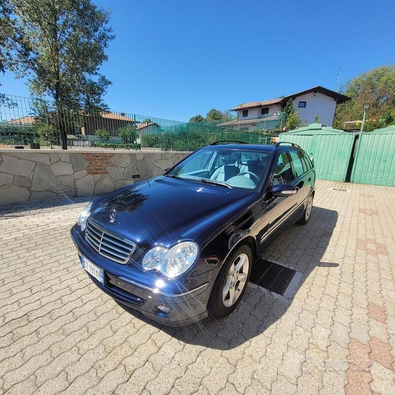 Usata 2005 Mercedes C220 Station wagon | 6000 € (Molto cara) - Immagine 1/4