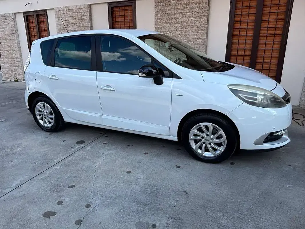 Usata Renault Scénic III XMOD 110 CV (80 kW) 2016 Bianco Monovolume