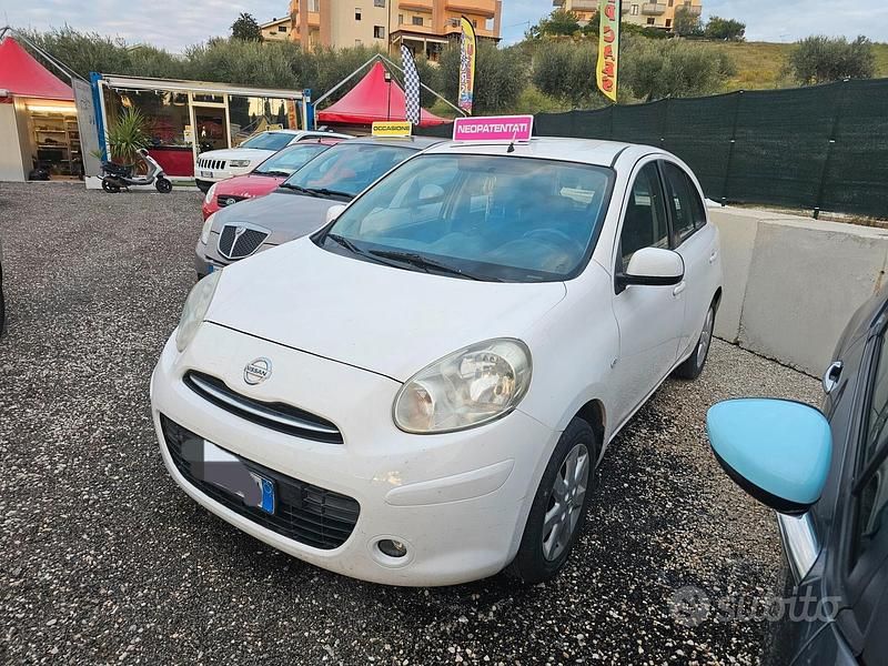 Bianco Usata 2013 Nissan Micra Acenta Due volumi | 4900 € (Buon prezzo) - Immagine 1/4