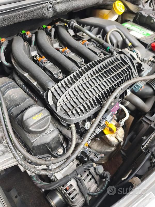 Usata Peugeot 208 Active 82 CV (60 kW) 2018 Utilitaria