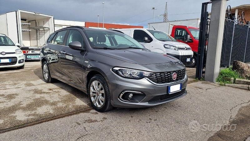 Usata Fiat Tipo Lounge 120 CV (88 kW) 2019 Grigio scuro metallizzato Station wagon