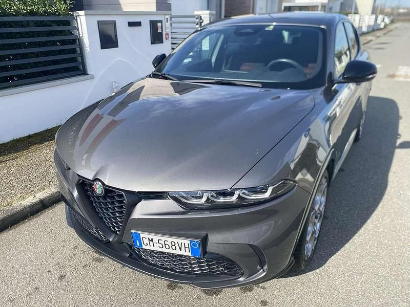 Usata Alfa Romeo Tonale Edizione Speciale 131 CV (96 kW) 2023 Grigio SUV