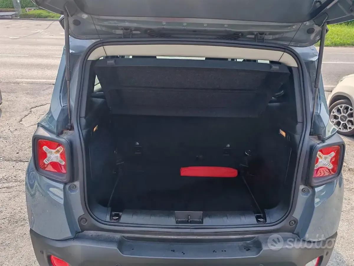 Usata Jeep Renegade Longitude 110 CV (80 kW) 2015 Grigio SUV