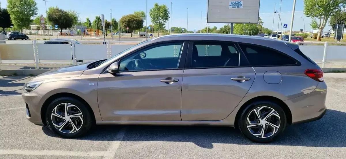 Gebraucht Hyundai i30 Prime 136 PS (100 kW) 2021 Grau Kombi