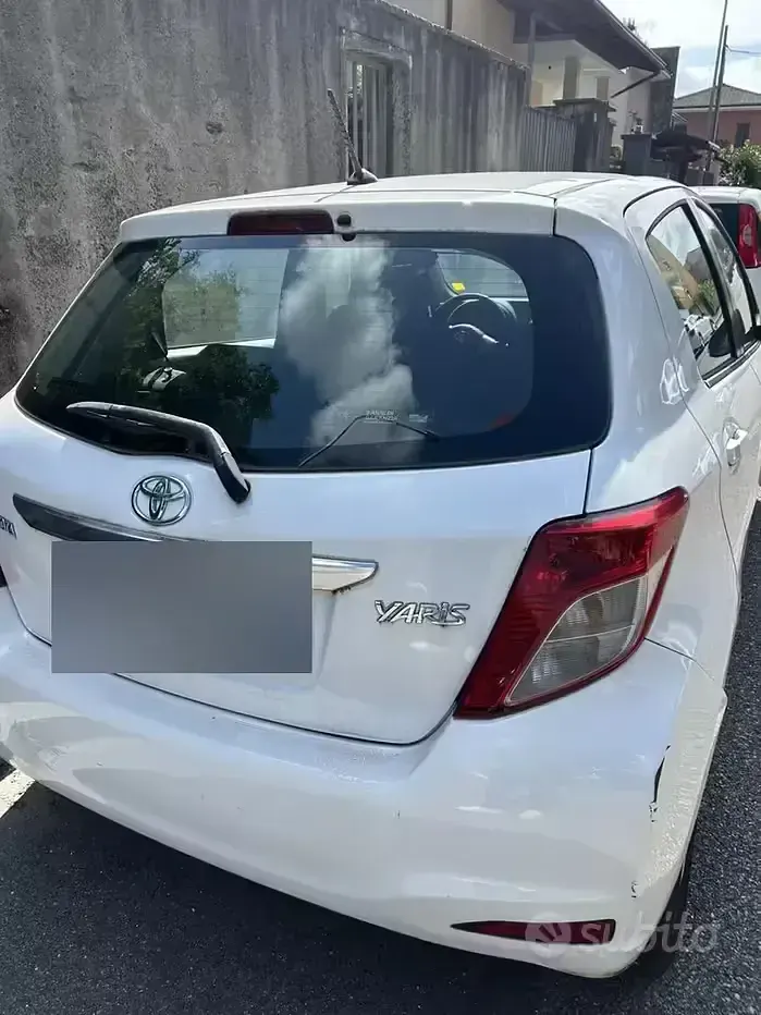 Second-hand Toyota Yaris 65 CP (47 kW) 2012 Hatchback