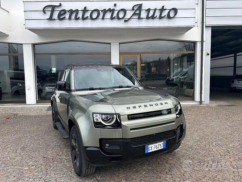 Usata Land Rover Defender SE Dynamic 200 CV (147 kW) 2025 Verde metallizzato SUV