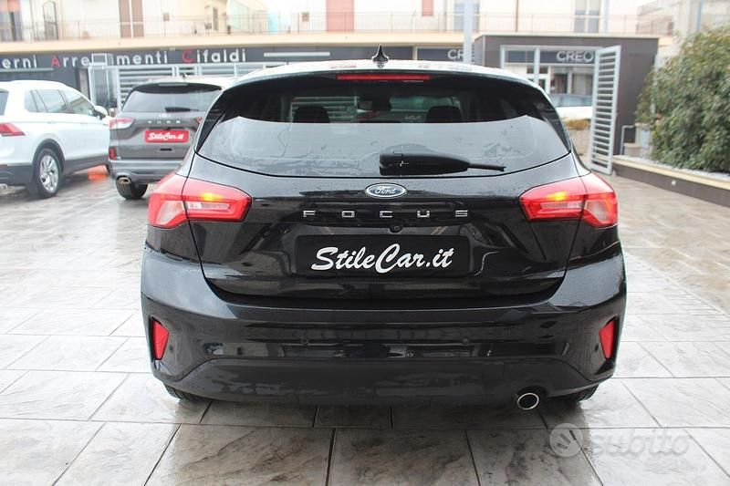 Usata Ford Focus Business Edition 120 CV (88 kW) 2022 Agate black metallic Berlina