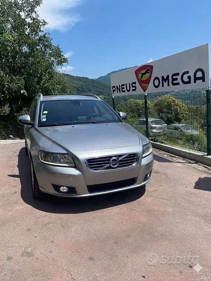 Usata Volvo V50 115 CV (84 kW) 2011 Grigio Station wagon