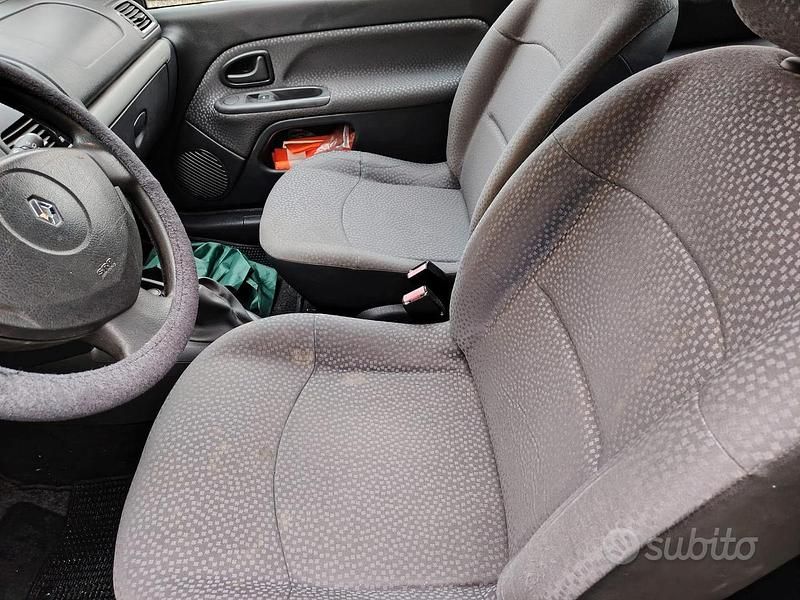 Usata Renault Clio II 2006 Giallo Berlina