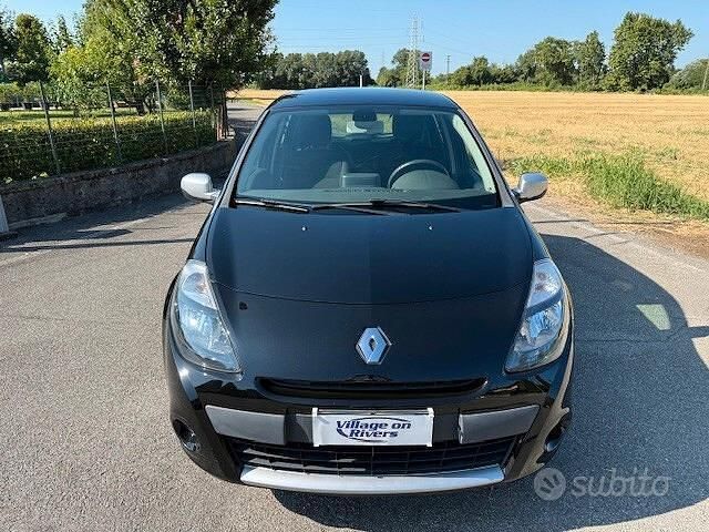 Usata Renault Clio IV Dynamique 75 CV (55 kW) 2012 Nero Berlina
