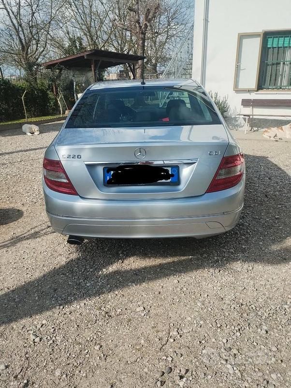 Usata Mercedes C220 Avantgarde 170 CV (125 kW) 2008 Argento Berlina