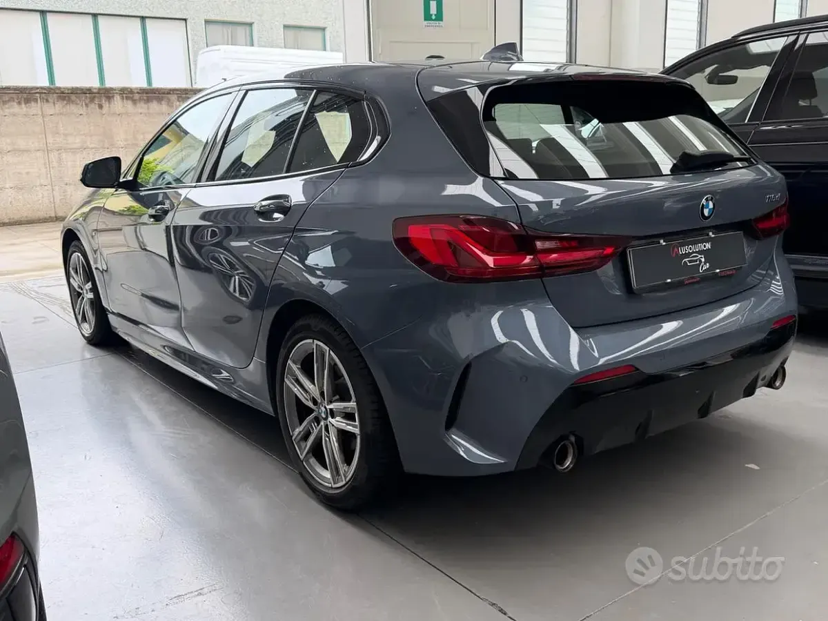 Usado BMW 118 M Sport 150 CV (110 kW) 2023 Gris Utilitario