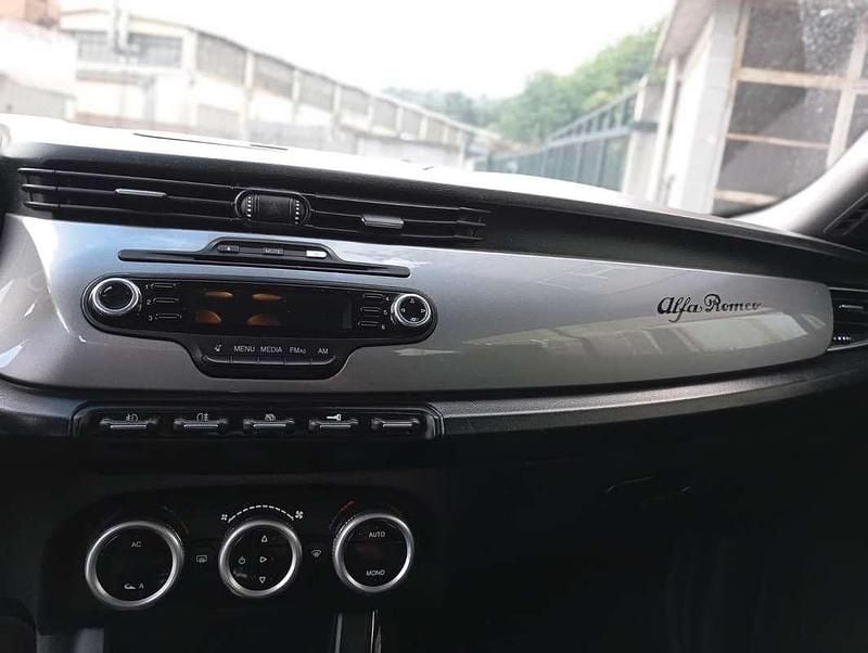 Gebraucht Alfa Romeo Giulietta Distinctive 140 PS (102 kW) 2011 Limousine