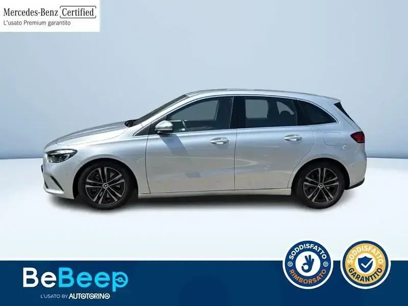 Usata Mercedes B250 Advanced 224 CV (164 kW) 2023 Argento metallizzato Utilitaria