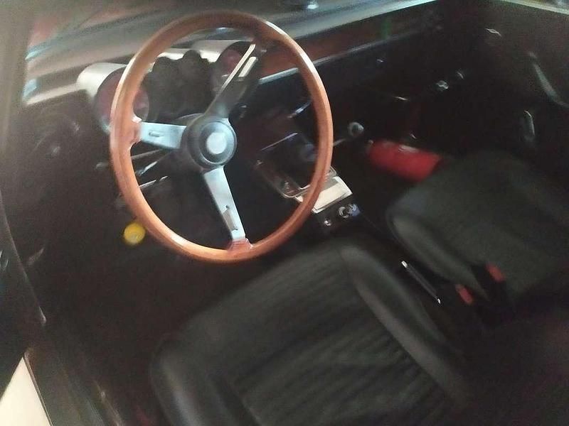 Usata Alfa Romeo 2000 Veloce 131 CV (96 kW) 1973 Rosso Coupé