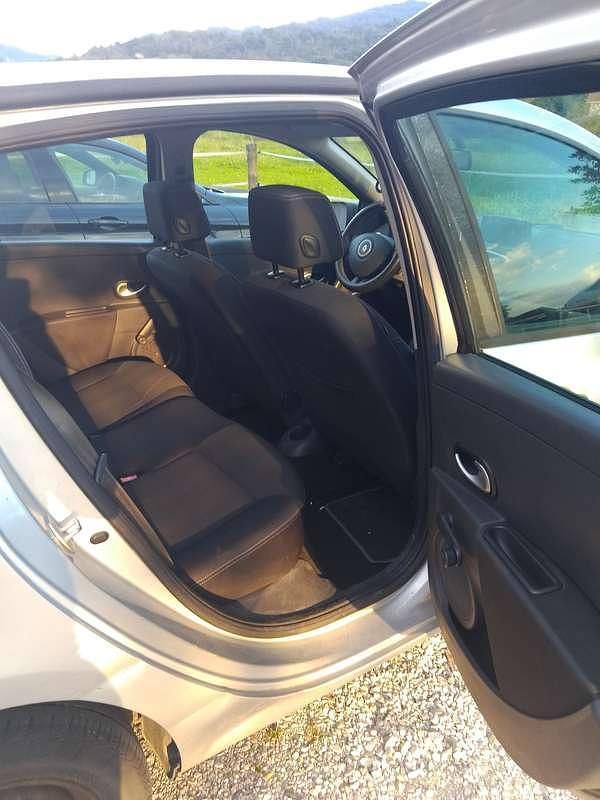 Usata Renault Clio II LE 75 CV (55 kW) 2009 Berlina