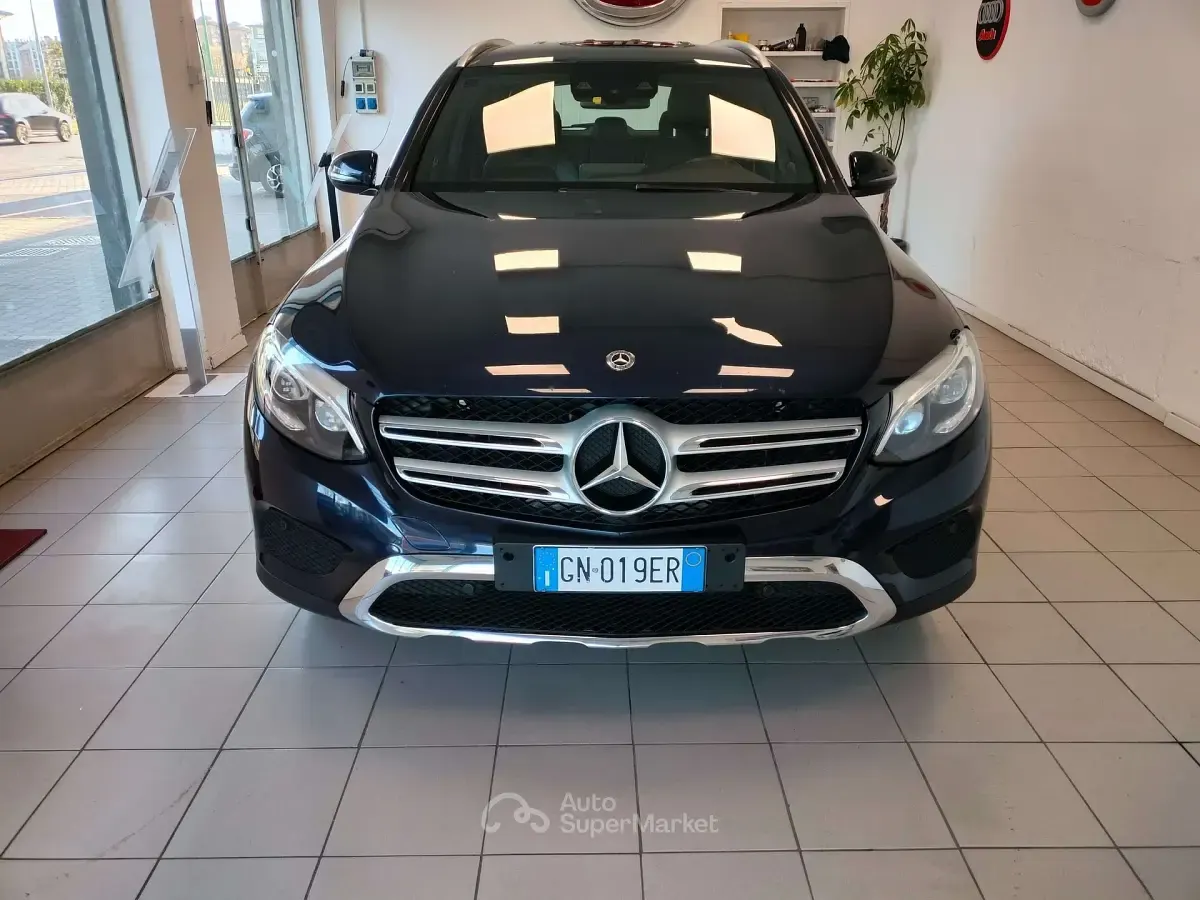 Usata Mercedes GLC250 Exclusive 204 CV (150 kW) 2018 Blu/azzurro SUV