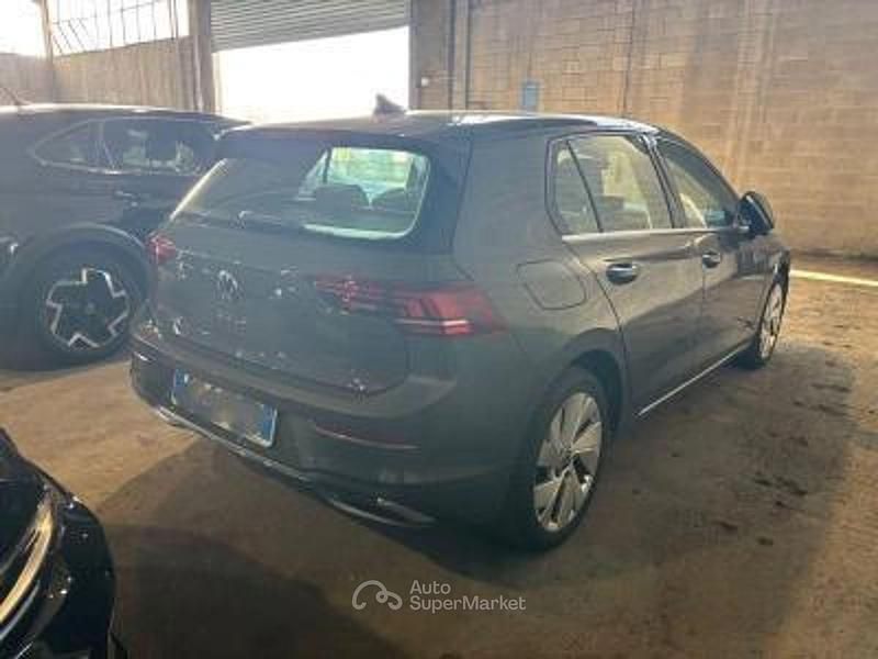 Usata VW Golf VIII Style 150 CV (110 kW) 2025 Grigio Berlina