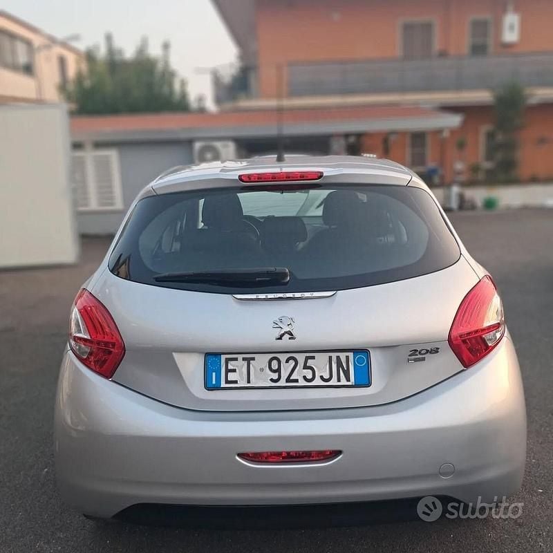 Usata Peugeot 208 Allure 92 CV (67 kW) 2013 Grigio Utilitaria