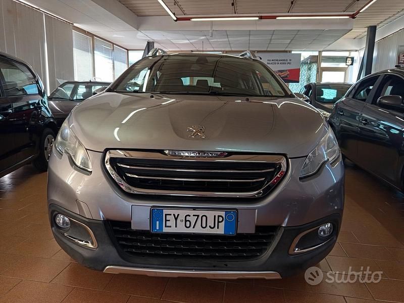 Grigio Usata 2015 Peugeot 2008 SUV | 7350 € (Buon prezzo) - Immagine 1/4