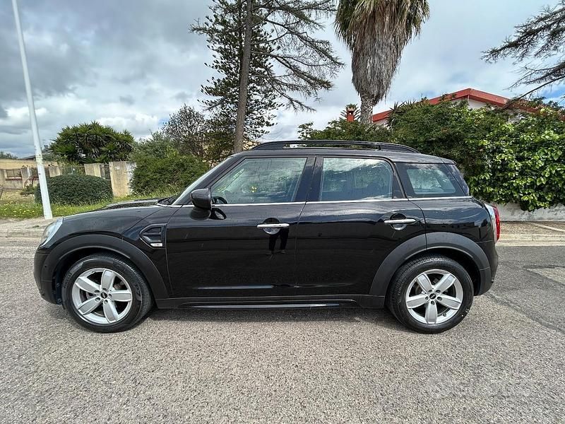 Nero Usata 2020 Mini One Countryman SUV | 22.000 € (Buon prezzo) - Immagine 1/4