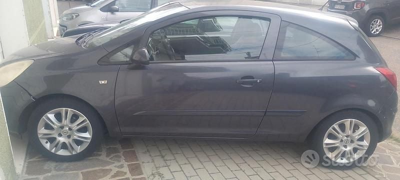 Usado Opel Corsa 90 HP (66 kW) 2007 Citadino