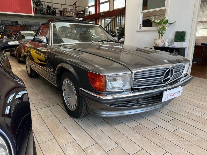 Usata Mercedes SL300 185 CV (136 kW) 1985 Grigio Cabrio