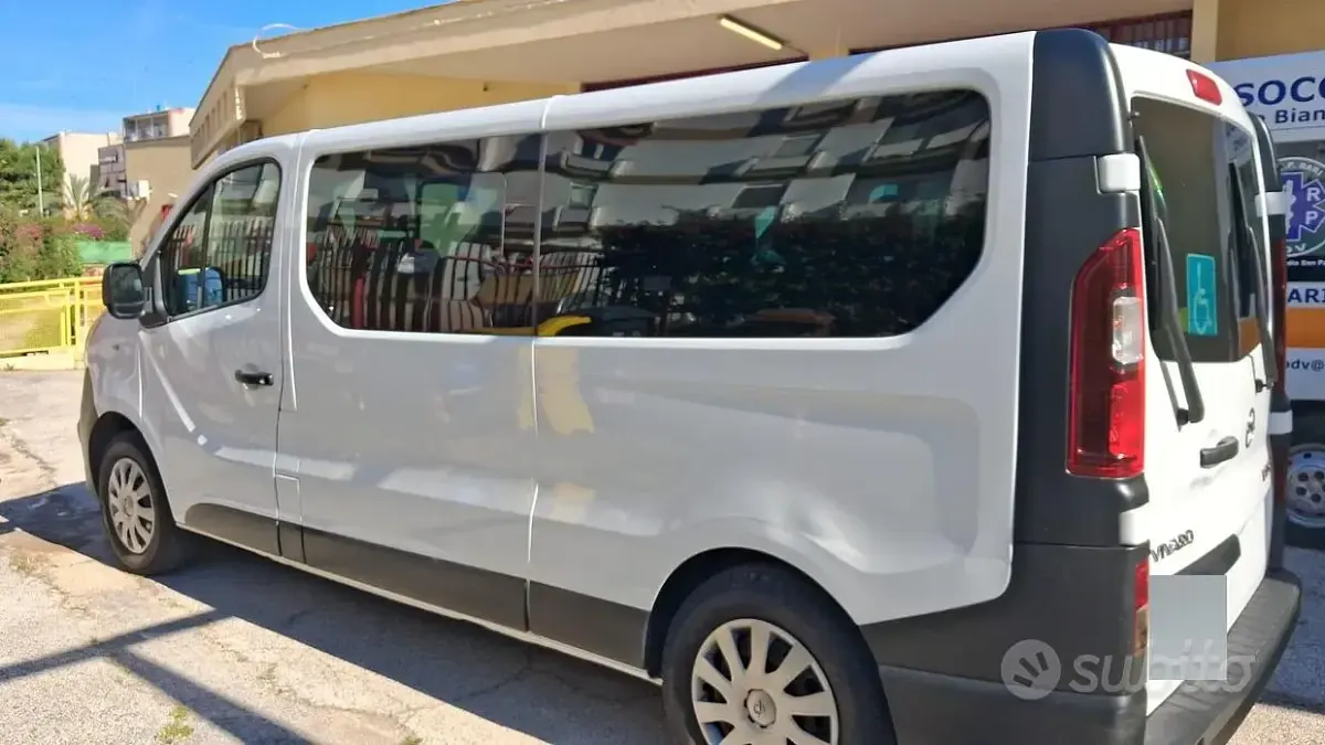 Usata Opel Vivaro 140 CV (102 kW) 2015 Bianco Monovolume