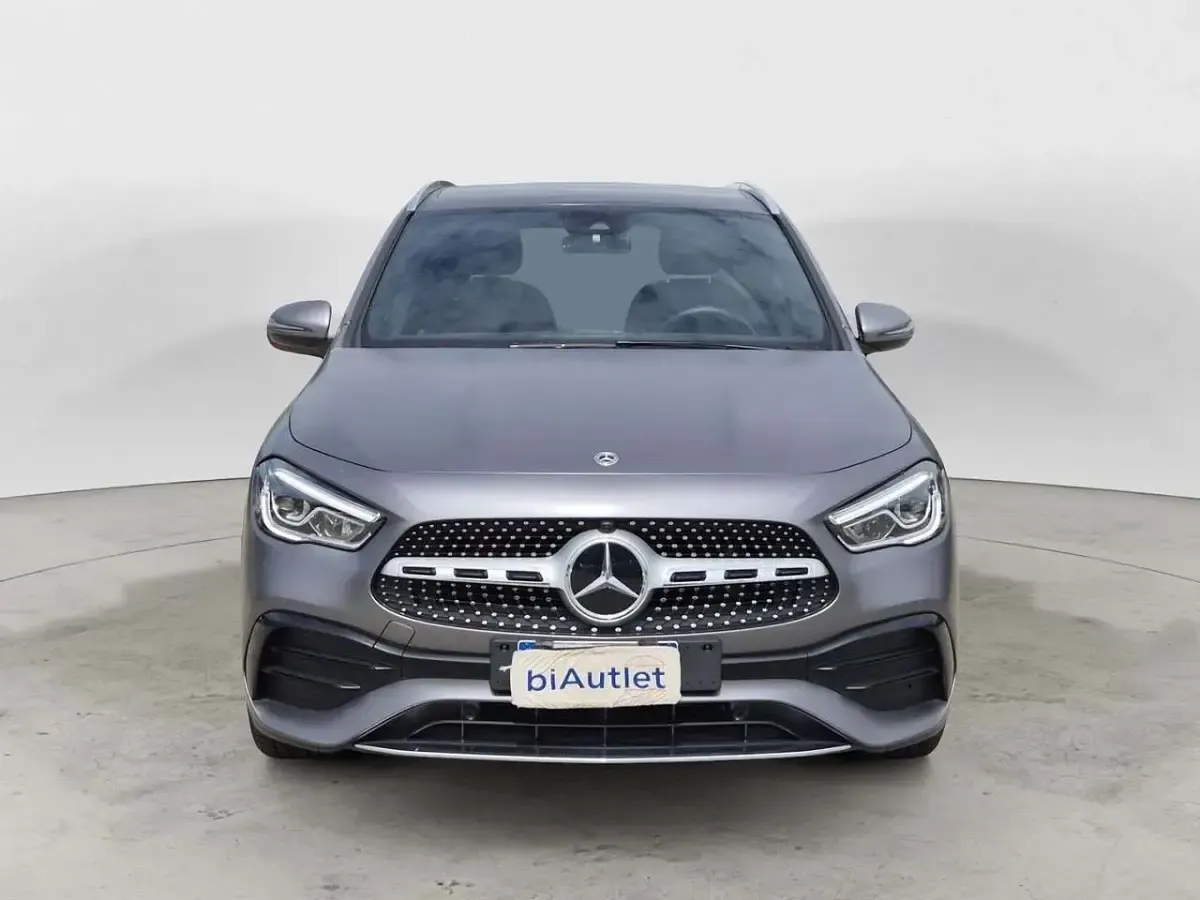 Usata Mercedes GLA200 Premium 150 CV (110 kW) 2022 Grigio SUV