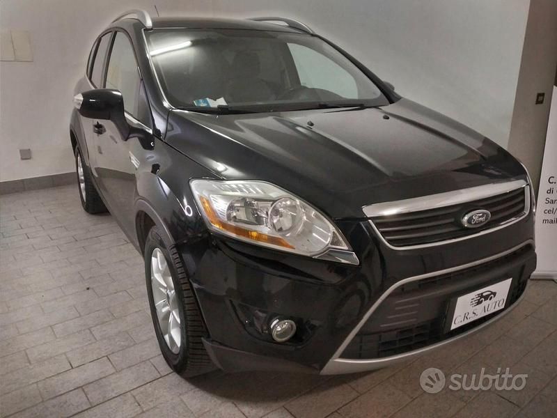 Usata Ford Kuga 140 CV (102 kW) 2012 Nero SUV