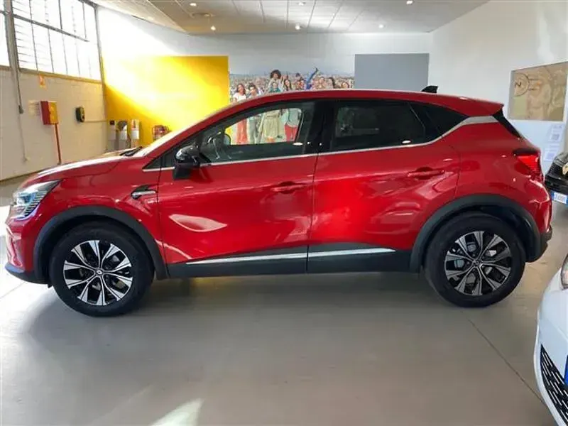 Usata Renault Captur Techno 91 CV (66 kW) 2023 Rosso SUV