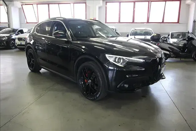 Usata Alfa Romeo Stelvio Executive 210 CV (154 kW) 2017 Nero SUV