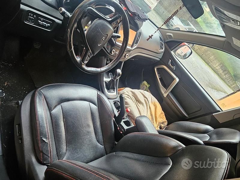 Usata DR DR6 150 CV (110 kW) 2018 Rosso SUV