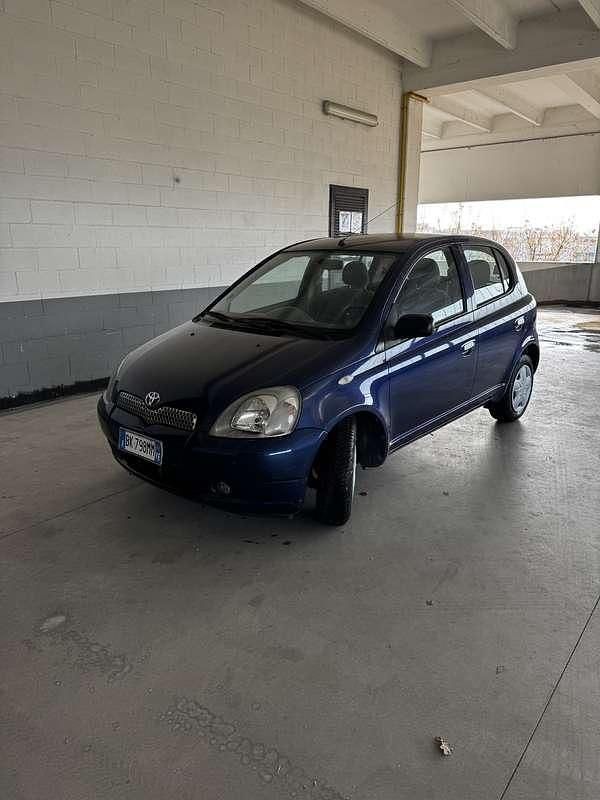 Usata Toyota Yaris Sol 68 CV (50 kW) 2000 Berlina