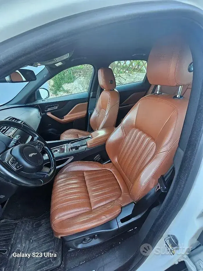 Usata Jaguar F-Pace Portfolio 180 CV (132 kW) 2016 Bianco SUV