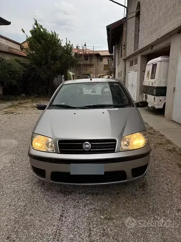 Usata Fiat Punto 60 CV (44 kW) 2004 Utilitaria
