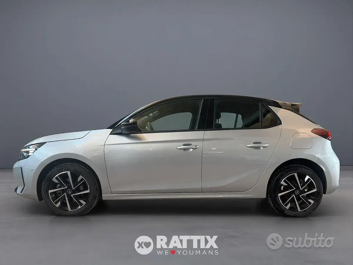 Usata Opel Corsa 101 CV (74 kW) 2025 Crystal silver Utilitaria