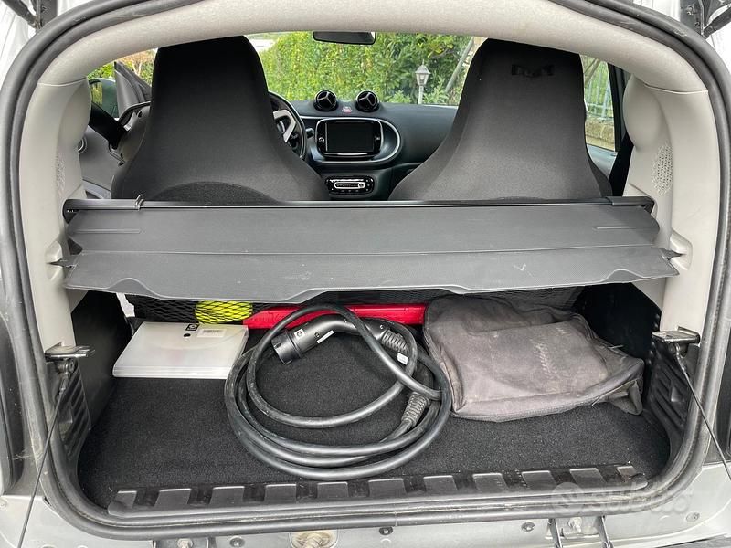 Usata Smart ForTwo Electric Drive 52 kW (71 CV) 2022 Grigio Cabrio
