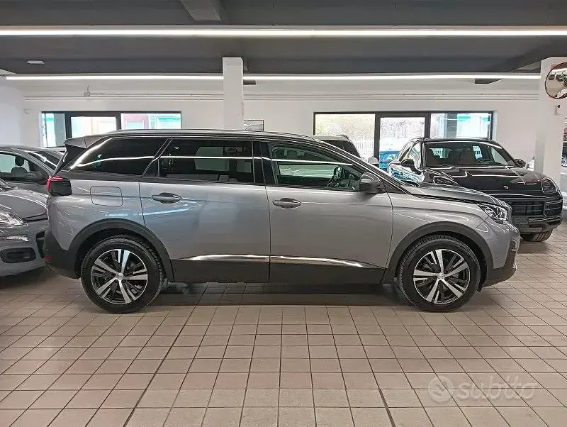 Usata Peugeot 5008 Allure 131 CV (96 kW) 2020 Grigio SUV