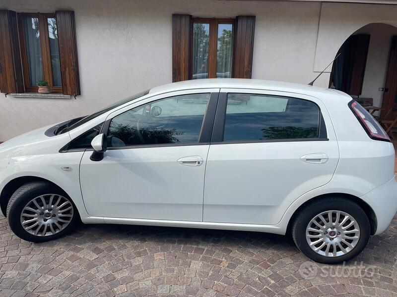 Usato 2013 Fiat Punto 1.2 Benzin 69 CV (6.500 €)