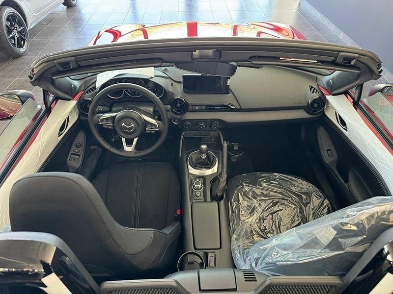 Nuova Mazda MX5 132 CV (97 kW) 2025 Soul red crystal Cabrio
