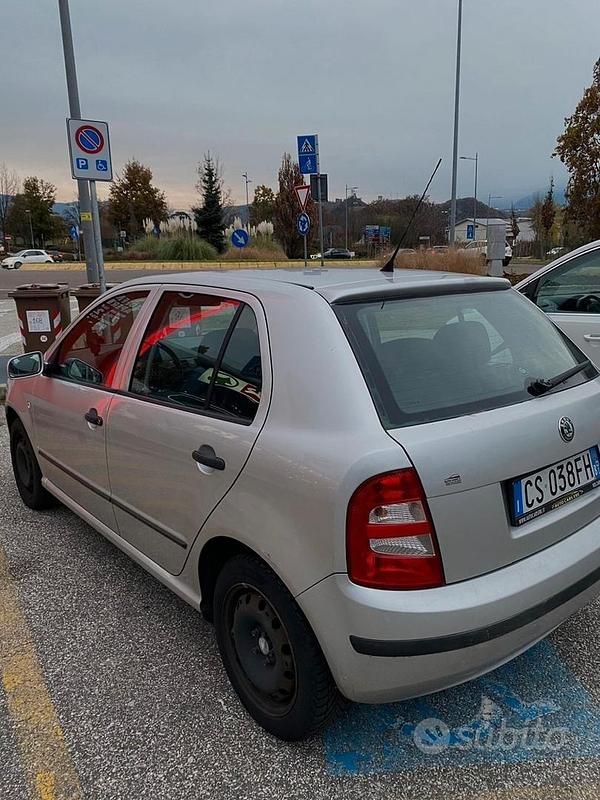 Usata Skoda Fabia 2004 Grigio