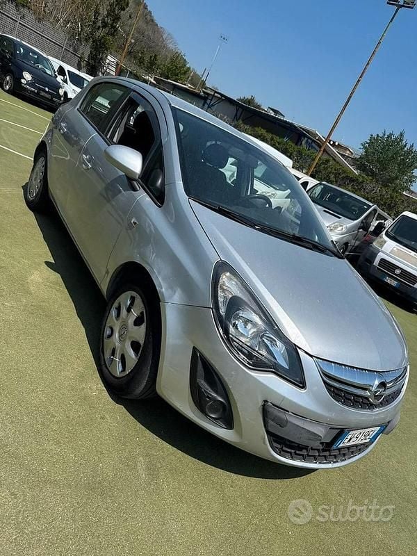 Usata Opel Corsa Edition 75 CV (55 kW) 2014 Grigio Utilitaria