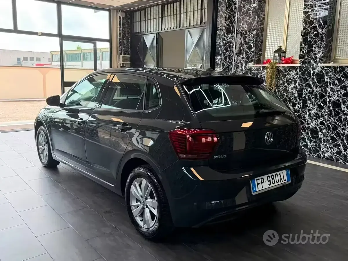 Usata VW Polo Comfortline 95 CV (69 kW) 2018 Grigio Utilitaria