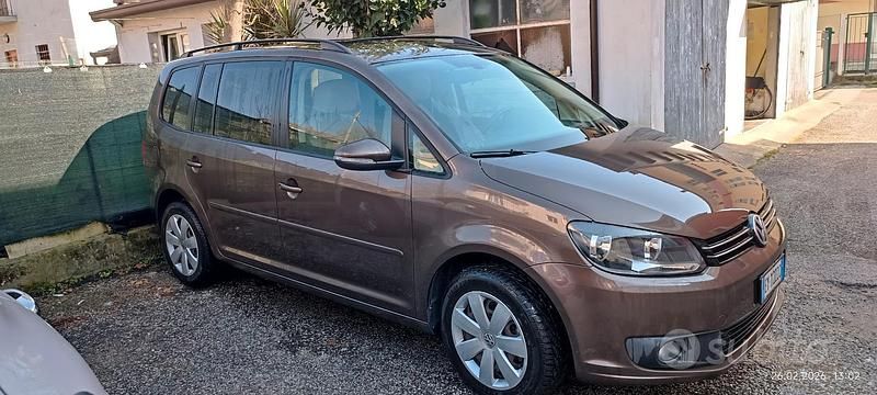 Usata VW Touran Comfortline 105 CV (77 kW) 2015 Marrone Monovolume