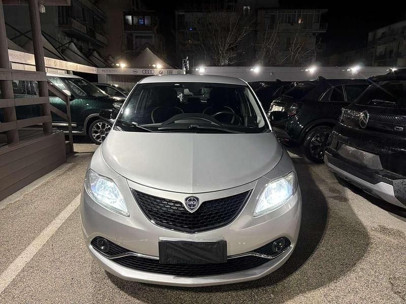 Usata Lancia Ypsilon S 95 CV (69 kW) 2016 Grigio Utilitaria