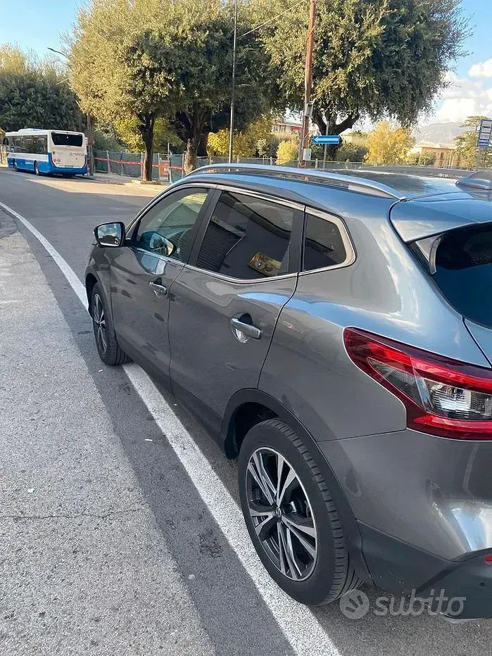 Usata Nissan Qashqai Tekna 116 CV (85 kW) 2019 Grigio SUV
